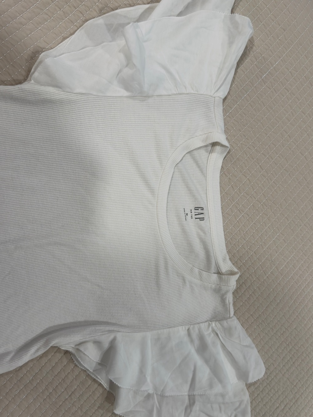 GAP White Ribbed Ruffle Flutter Sleeve Top Size M - Picture 3 of 4